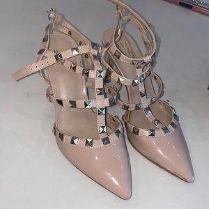 Rockstud Dupe Closed Toe Heels